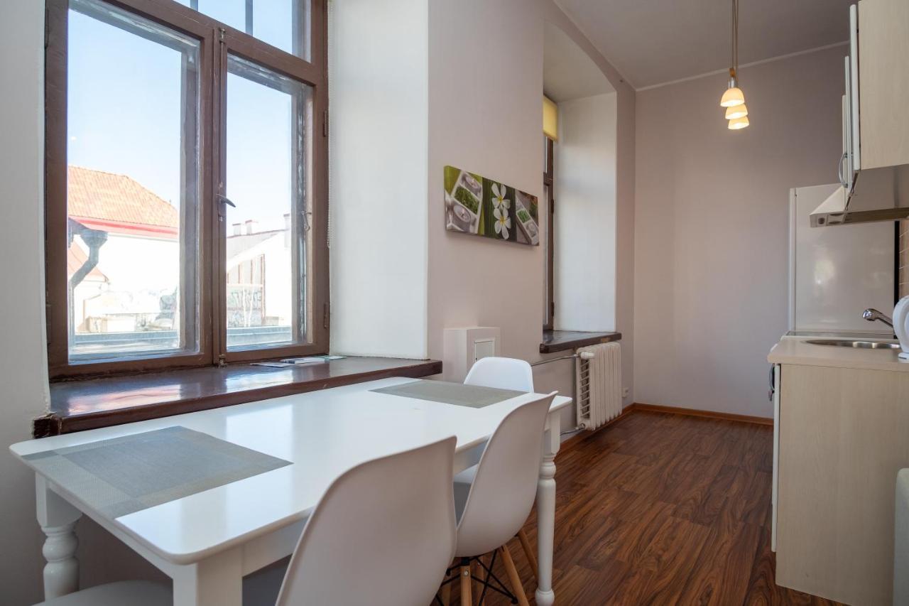 Old Town Studio Apartment - Uus Street 24 Tallinn Exteriör bild